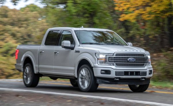 Дори и 11% спад на годишна база не са достатъчни да разклатят най-продавания автомобил в Америка на пиедестала му. 
И тук опциите за задвижването са с показатели, които в Европа сме забравили: базов 2.7-литров турбобензин с 325 конски сили, 3.5-литров V6 с 375 коня и, разбира се, 5-литров V8 с 395 коня. Има и шестцилиндров дизел с 250. 
 