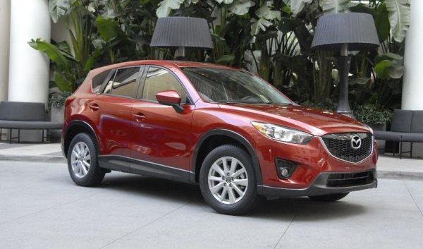 Първото серийно превъплъщение на KODO бе в дебютната CX-5. Компактният кросоувър се оказа най-успешният модел на Mazda за следващите вече 14 години. 
