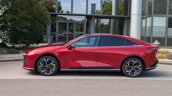 Чисто електрическият модел на Mazda получи възторжени отзиви за дизайна си - и в крайна сметка спечели третата World Car Design of the Year за марката. 
