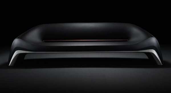 Дизайнерският екип на Mazda прилага философията си и в други продукти - от велосипеди до камини. Тук виждате диван в стил KODO, представен на мебелното изложение в Милано. 
