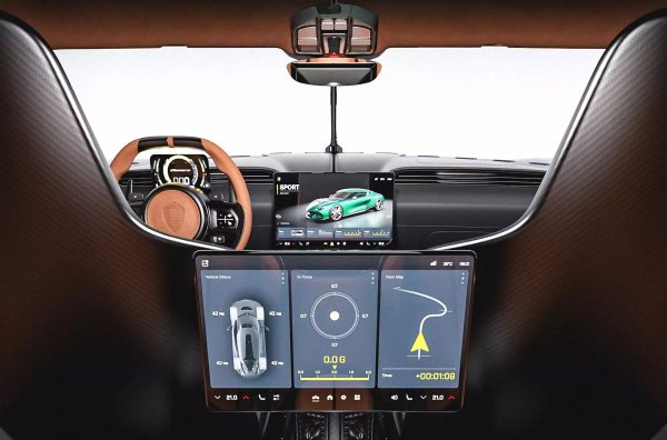 Миналата година чудовището беше сериозно актуализирано. Той запази 2,0-литровия TFG (Tiny Friendly Giant) двигател с двойно турбо. В случая разпределителни валове - те са заменени от пневматично-хидроелектрически задвижващи механизми. Три електрически мотора са заменени с един Dark Matter на предната ос (800 к.с. и 1250 Nm). Пиковата мощност е 1400 к.с. и 1850 Нм.
