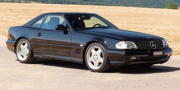 "Най-добрата играчка на милионер" - такова определение получава Mercedes-Benz SL (R129), който е последният от тази серия много красиви автомобили. Това, което прави тази кола страхотна, е че тя демонстрира класа и стил. Обожавана е както от музикални звезди и спортисти, така и от богати бизнесмени и кралски особи (дори покойната принцеса Даяна имаше такава).