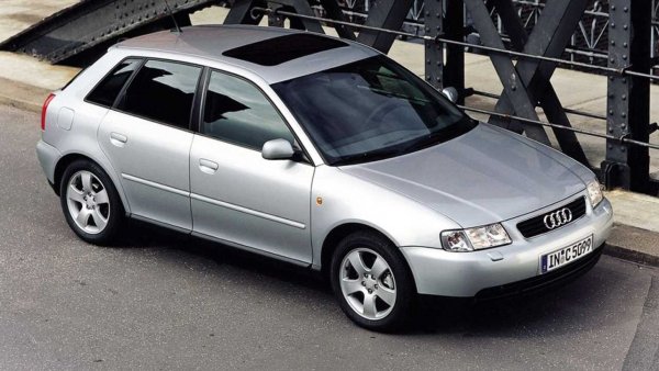 Минават три години преди от Audi да се решат да пуснат версия на А3 с 5 врати. В наши дни, хечбекът се предлага само в този вариант, наречен Sportback, успоредно със седана.