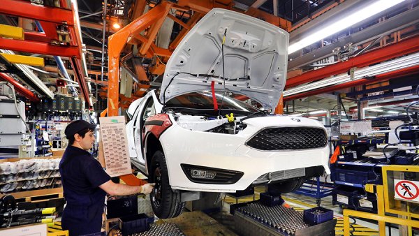 Експертите добавят, че при избора на употребяван автомобил за тази сума трябва да се знае, че предложенията в тази ценова категория ще бъдат на около 12-15 години. Това означава, че състоянието на автомобила може да е далеч от идеалното. Въпреки това, при правилна поддръжка и навременни ремонти, тези модели могат да издържат дълго време.

Преди закупуване се препоръчва да се извърши цялостна диагностика на избраното превозно средство, като се обърне специално внимание на състоянието на купето, двигателя и трансмисията. Също така си струва да вземете предвид сервизната история и условията на работа.