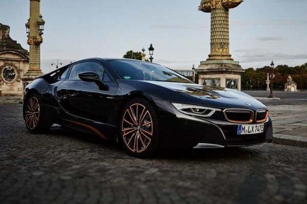 Монтиран е и на автомобили с предно предаване като BMW Серия 2 Active Tourer и MINI Hatch, и на модели със задно предаване. Но най-сериозната му заявка за слава е от първата му употреба: в спортния хибрид i8, където в пакет с електромоторите той осигуряваше същото ускорение, което навремето имаше Lamborghini Gallardo. 
