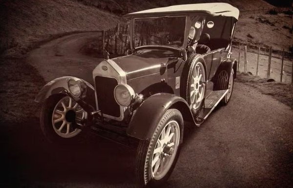 Най-продаваната марка във Великобритания през 20-те години на миналия век, Wolseley е поета от Уилям Морис през 1927 г. Той създава програма за инженеринг на емблеми, за да добави стойност към следващите си автомобили BMC и BL. Серията 18-22 от 1975 г. е последната за Wolseley.

Сегашният собственик на компанията е Shanghai Automotive Industries Corporation като вероятността марката да бъде съживена е изключително малка.
