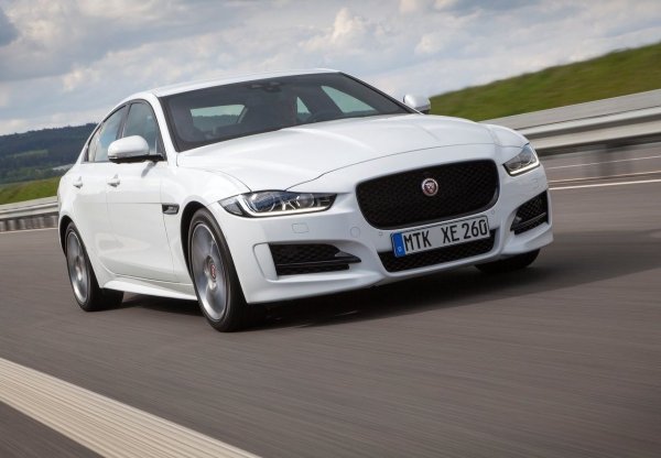 Дължина  -4678 мм, просвет - 125 мм, багажник - 356 л.

Този модел е в продажба от 2015, а на вторичния пазар има достатъчно предложения, като средни пробег е 120 000 км. Задвижването е за задните или всички колела, системата 4&times;4 може да се комбинира с всеки двигател.

Има три двигателя, като 3,0-литровият се среща по-рядко. Бензиновият двигател 2.0 (200, 240 или 250 к.с.) от семейството Ford Ecoboost може да издържи 200 000 км без ремонт. Преди това обаче все пак може да се срещнат проблеми, най-често с турбокомпресора. Протичането на  маслени уплътнения също е често срещано.
