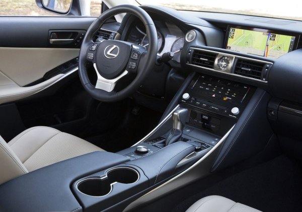 Двигателят V6 3.5 също има проблеми със запалителните бобини и надраскване на петия цилиндър поради липса на охлаждане. Ресурсът се оценява на 250 000-300 000 хиляди км.

Моторите са комбинирани само с шестстепенната хидравлична автоматична кутия A760H (модифициран Aisin TB-60SN), който се счита за "неразрушима".

Lexus е по-нисък от "германците" по отношение на количество предложения и качество на комфорта, но определено не и по обща надеждност, за което се цени от мнозина. Отзивите на собствениците са еднакви - смених само консумативи.
