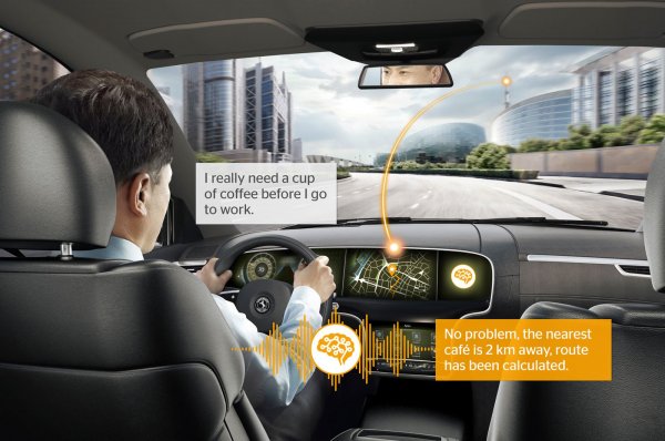 Технологията за гласов контрол отдавна се използва, но вече става много по-сложна и разбира естествената реч, вместо да изисква от водача да научи конкретни команди. Например, можете да поискате от системата да намери свободно място за паркиране на определено място и да ви покаже маршрута. Прости коментари като "Гладен съм" могат да инициират търсене на ресторант и ако системата изведе много места на китайски заведения, можете да кажете, че предпочитате италиански и тя ще прецизира резултатите. Редица по-нови модели от големи производители като BMW, Ford, Mercedes, Nissan и Toyota вече предлагат дигитални асистенти, подобни или базирани на тези на Amazon, Apple и Google.