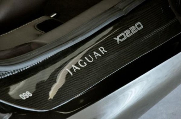 Jaguar XJ220 от Overdrive 