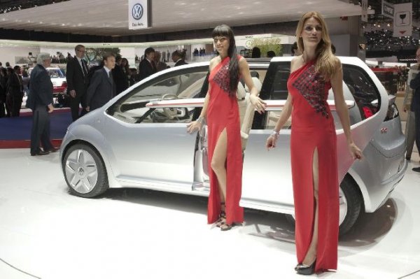 Момичетата на автосалон Женева 2011