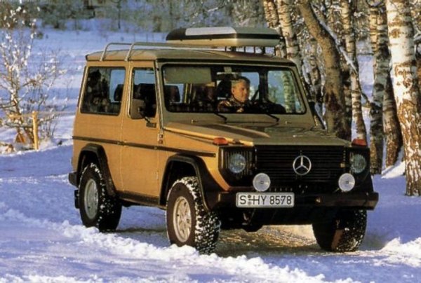 Излезлият още през 1979 години G-Wagen показва защо този модел се превърна в истинска легенда. Той често е сравняван с Land Rover, тъй като предлага здравина, надеждност и практичен дизайн.

Здравата конструкция обаче беше основният му коз, тъй като хората искаха SUV, който да бъде еднакво способен както на пътя, така и извън него. В наши дни този всъдеход е истинска атракция, но все още има хора, които го избират (и с право) пред новите модели, предлагащи повече мощност и актуализирана технология.