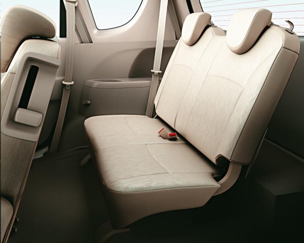 Maruti Suzuki Ertiga - миниван със 7 места на базата на Swift 