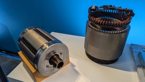 Роторът и статорът на новия синхронен мотор на BMW