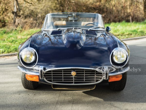 Очаквана цена: €100,000 - €120,000
В оригиналните цветове и с оригиналния си двигател, този автомобил е бил подложен на един основен ремонт през 1977 и оттогава неизменно е в колекцията на Марсел Птижан. 
