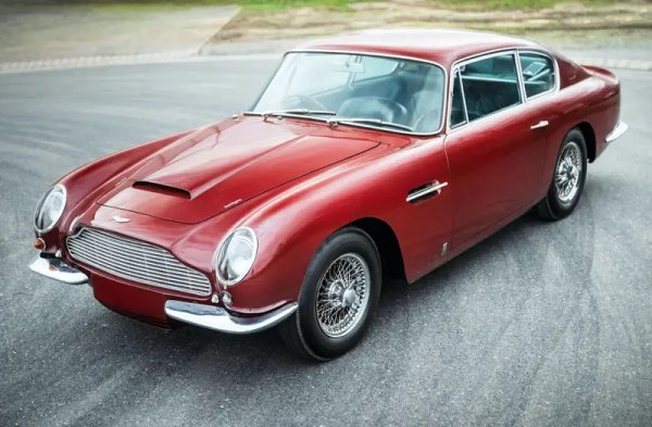 Очаквана цена: &euro;130,000 - &euro;160,000
С оригиналния двигател и оригиналната фабрична автоматична трансмисия. Собственост на Птижан над 30 години. 
