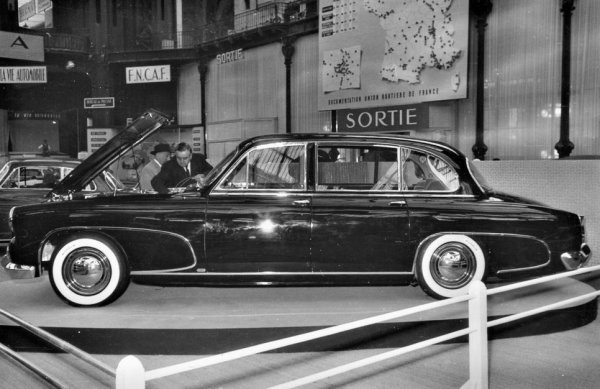 Citroen Franay - специалната лимузина за френските президенти, също по дизайн на младия Брак