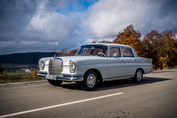 W112 - луксозният модел на Mercedes от 60-те, предшественик на S-класата