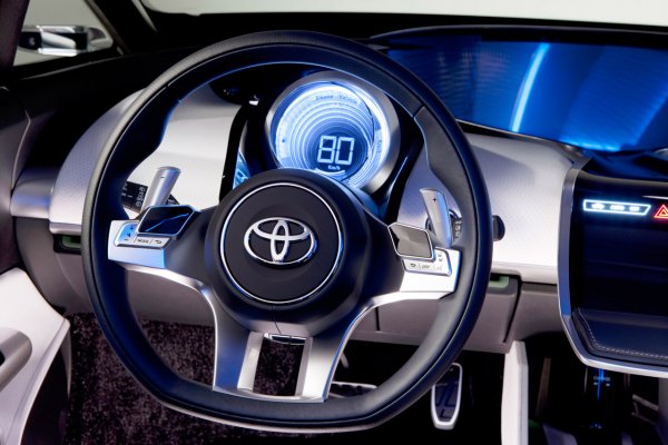 Детройт 2012 - Toyota NS4 Plug-in Hybrid Concept