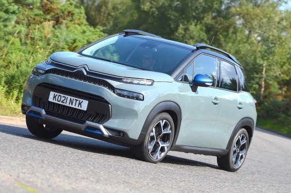 Основната черта на Citroën C3 Aircross са разумните разходи за закупуване и, в случая на 1,2-литровия двигател Puretech 110, напълно приемливите експлоатационни разходи. Освен това този модел предлага достатъчно възтрешно пространство и голям багажник. Единственият проблем е, че разумната цена като нов означава и бърза амортизация.
