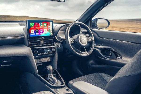 Силни страни:
Много ефикасен; висока шофьорска позиция; изчистеният приборен панел е лесен за използване.

Слабости:
Можеше да е по-просторно на задните седалки; слабо ускорение; не е толкова забавно за шофиране, колкото Ford Puma.
