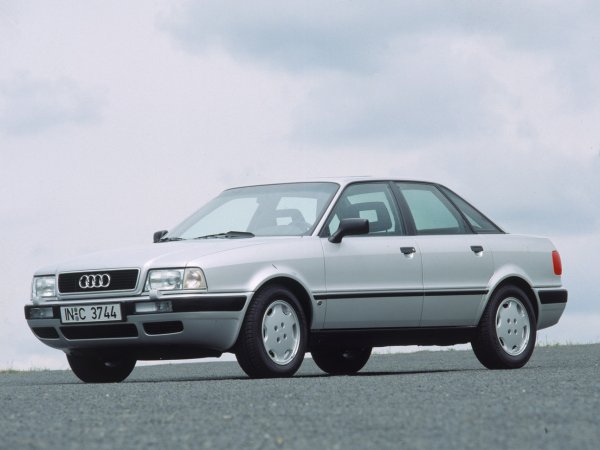 По това време Audi 80 B4 е най-евтиният вариант на модела, като в Германия той се предлага за 32 600 дойче-марки, а в Щатите цената му е 19 600 долара (курсът е 1,66 марки за 1 долар).
