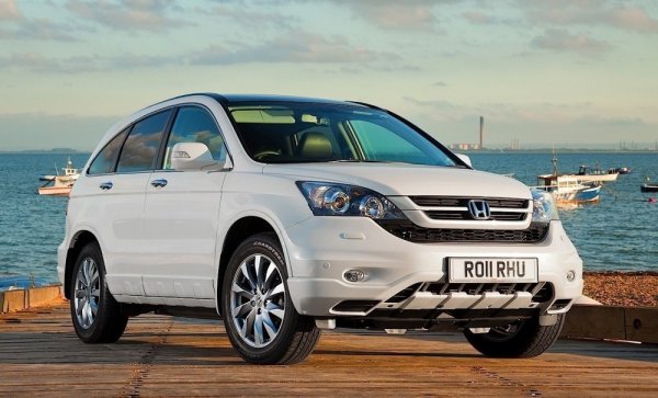 Бензиновите версии с двигатели 2.0 и 2.4 се представиха особено добре. Те постоянно влизат в класациите на най-малко проблемните автомобили според Consumer Reports. Високото качество на изработка и лекотата на поддръжка правят CR-V лидер сред издръжливите кросоувъри.