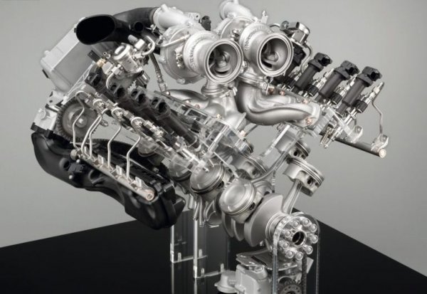 Но после започнаха да се появяват проблемите. Оказа се, че Vee-то между блоковете е наистина много Hot - развивайки на моменти температура от порядъка на няколкостотин градуса. Много от компонентите просто не издържаха - особено гарнитури и уплътнители. Затова N63 е прочут с висока консумация на масло, от половин до цял литър за 1000 километра. Спадането на нивото на маслото води до триене и образуване на пукнатини в цилиндровите стени и по буталата. Пренебрегването на проблема води до основен ремонт, който спокойно може да ви струва 10 000 лева. 
Силно уязвими са бобините (препоръчителна подмяна на 60 000 км) и свещите (на 45 000 км). Инжекторите също нерядко отказват още след умерен пробег от порядъка на 30-35 хиляди километра, а никак не са евини. Ще разпознаете проблемите с тях по влошеното ускорение и видимите черни следи по ауспуха и задната броня от неизгорялото гориво. 
