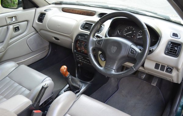 Беше ли велика кола? Зависи кого попитате. Със сигурност 200 Coupе изглеждаше добре и се управляваше прилично, поне докато не пратите твърде много мощност към предните колела. Което не беше трудно с Turbo версията с нейните 197 коня. Великолепен двигател, който заслужаваше по-добро шаси. Фейслифтът през 1996 доведе на въоръжение 1.8-литровия VVC K мотор, но по това време вече колата бе поостаряла и загубила инерция срещу конкурентите. 
