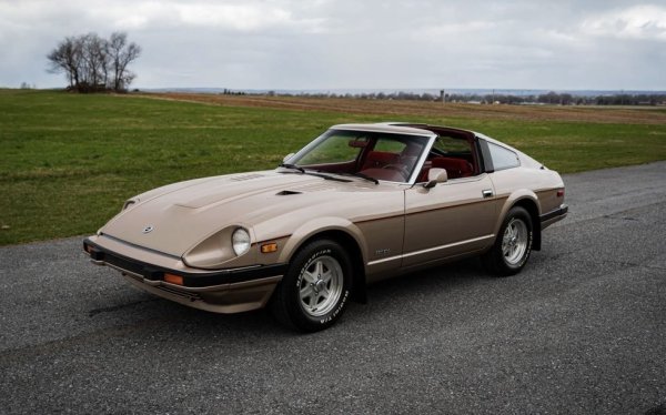 Успехът на Nissan с S30, първия спортен модел на марката, подтиква японците да продължат в тази посока и така през 1978 се появява Nissan S130 - който, в зависимост от пазара, може да се нарича също Datsun 280ZX (в САЩ), Nissan Fairlady Z или Fairlady 280Z. Без значение от името автомобилът разполага с 2.8-литров мотор, развиващ в началото 135, после 145, а в началото на 80-те вече 180 конски сили. Това е на практика прадядото на новия Nissan 400 Z.