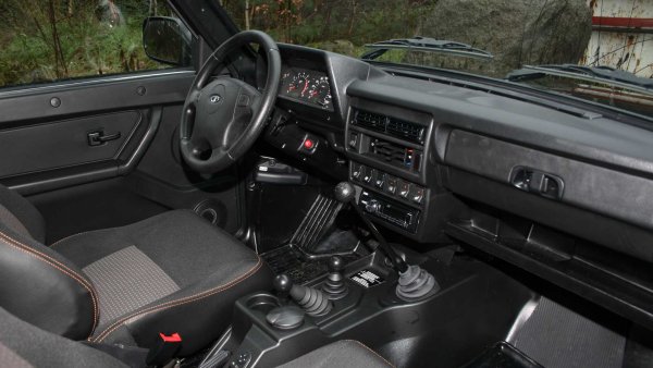 В края на десетилетието в Толиани вече да наясно, че клиентите ценят не само привлекателността и ниската цена на автомобила, но и техническите му характеристики. Към хидравличния усилвател на волана са добавени нова кинематика на окачване, електронно управление на дроселовата клапа и система ABS. Салонът получава по-качествена тапицерия.