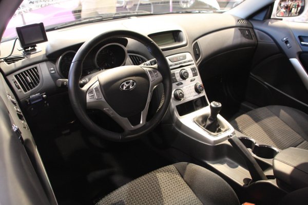 Hyundai Genesis Coupe от GReddy