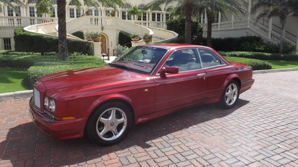 Някогашното първо Bentley на Уил от времето, когато тъкмо бе пробил със "Свежият принц на Бел Еър", обикаля търговете от няколко години. Този път бе обявено от "Хемингс" за 66 000 долара, което изглежда адекватно за такъв автомобил. 
