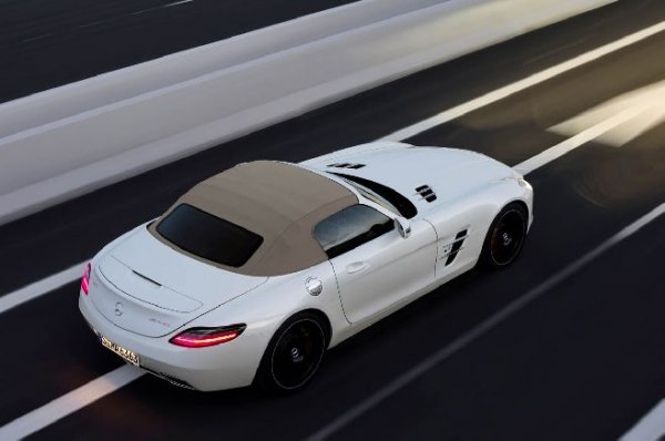  Mercedes-Benz SLS AMG Roadster