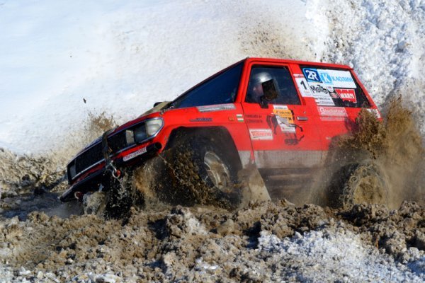 <p><strong>Сняг, кал и много мощни джипове&nbsp; </strong><br /><br />В  местността "Пчелина" край Разград се проведе офроуд състезанието  "Изгубени в Лудогорието 2012". В атрактивното шоу участваха 28  високопроходими джипа от страната.</p>