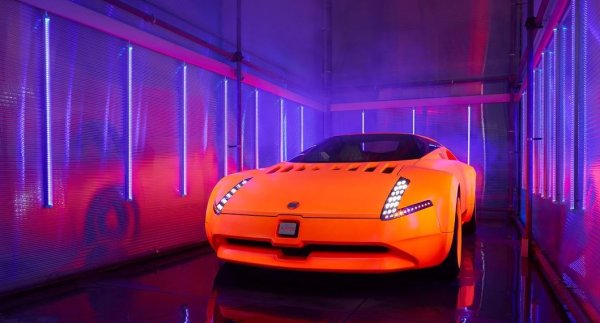 Вероятно един от най-великите концептуални автомобили на всички времена, Stola S81 е създаден, за да отпразнува 81-ата годишнина на Stola, която възлага на Марчело Гандини &ndash; оригиналния дизайнер на Lancia Stratos &ndash; да преосмисли своя шедьовър за XXI век.