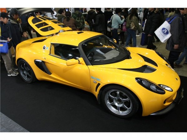 Half Way Lotus Exige, оборудван с Honda VTec двигател / Токио 2009