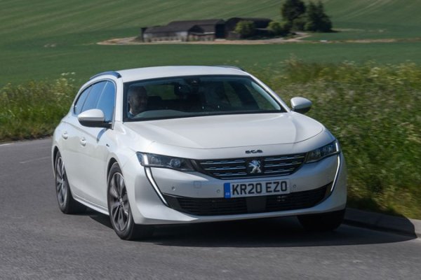 Модел - Sport Engineered e-EAT 8. 

Каталожна цена - 56 465 лири.

Стойност при препродажба -  22 625 лири.

Намаляване на цената - 33 840 лири. 

Запазена стойност 40,1%

Големите седани на Peugeot са склонни да се амортизират доста бързо и въпреки стилния си външен вид, 508 не е изключение. Това е независимо дали става дума за модела Hybrid4 или някоя от по-евтините бензинови или дизелови версии.