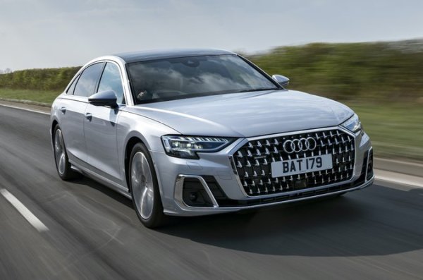 Модел - quattro Vorsprung Tiptronic.

Каталожна цена - 114 190 лири.

Стойност при предажба след 3 години - 41 125 лири.

Намаляване на цената - 73 065 лири. 

Запазена стойност &ndash; 36,0%.

В живота не винаги получаваш това, което заслужаваш, и в света на автомобилите е същата история. Най-новото A8 на Audi предлага фантастична комбинация от динамика, комфорт и спокойствие, докато интериорът му е красиво изграден, практичен и добре оборудван. Но въпреки всичко това, има само един хибриден модел, който се обезценява по-бързо.
