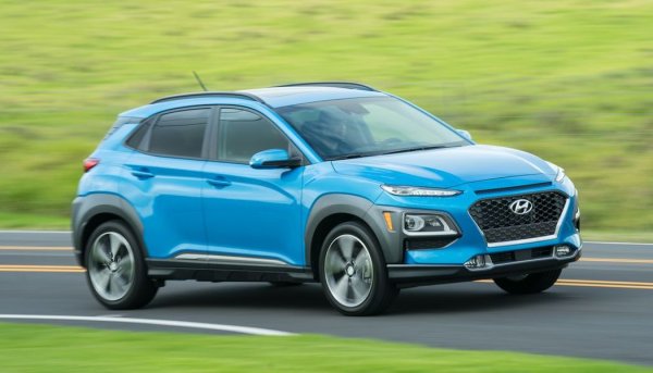 За съжаление данните на МВР не позволяват да видим каква част от регистрираните Kona са с конвенционално и каква - с електрическо задвижване. 
