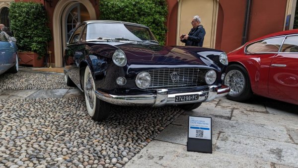 Автомобилът, за който и ние гласувахме в анкетата за "Златната купа" - не защото тази Lanica бе най-красивата кола във Вила д'Eсте, а защото е рядка и е реставрирана с маниакално внимание към детайла и желание да се запазят оригиналните компоненти. 