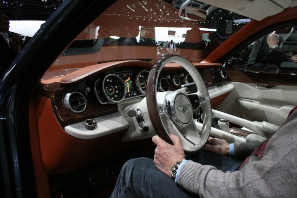 Женева 2012 / Bentley EXP 9 F 