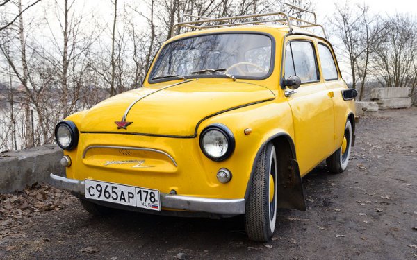 Легендарният първи "Запорожец" намира място в повечето класации за най-калпавите автомобили в историята, и напълно заслужено заради слабата си надеждност и конструктивните недомислия. 
Но в същото време продуктът на Запорожкия завод има и множество оригинални идеи. Той е с твърде необичаен задно разположен V4 двигател с въздушно охлаждане. Има си отделна печка за отопление на салона. Това е първият съветски модел, който има специални модификации за инвалиди. 
