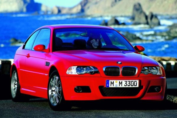 BMW M3 E46 е един от моделите, избрани да бъдат в червения цвят Imola Red, който отдава почит на прочутата италианска писта.
