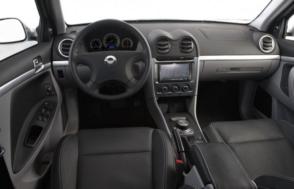 По същото време на пазара дебютира и Tesla Model S, която наистина беше двойно по-скъпа, но бе поне пет пъти по-атрактивна. Да не говорим за Nissan Leaf и eлектрическия Fiat 500E, които бяха по-евтини от Coda, и благословени да нямат никаква връзка с Hafei. 
