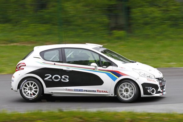 Peugeot 208 R2 Rally Car