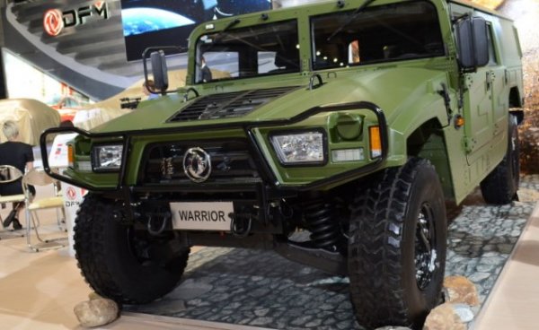 General Motors закри марката Hummer през 2010 година. Но това не притеснява китайците и те и до днес произвеждат копия на бруталния Н1. Дори през 2003 година Dongfeng основа самостоятелна компания, специализирана в производството на автомобили 4х4 и стартира производството на военния модел EQ2050, който се предлага в две версии &ndash; Dongfeng Armour за армията и Dondfeng Hanma за свободния пазар.
И двата модела поразително приличат на Hummer H1, произвеждан от 1992 до 2006 година.