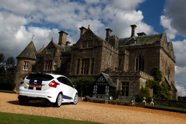 Ford Focus WTCC Limited Edition - модел за обществените пътища, базиран на Focus Zetec S 