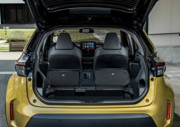 Yaris Cross е на пазара от 2021, така че много от моделите са все още сравнително млади автомобили, често на лизинг и с пълна история на поддръжката. Това не е евтин модел, но в замяна обикновено получавате кола с доказана механика и само дребни недостатъци.

