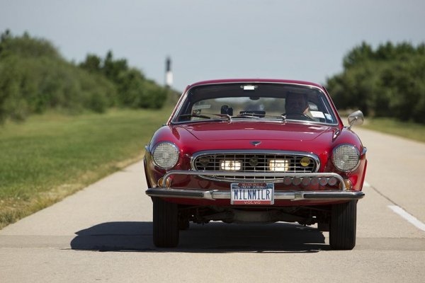Volvo P1800 от 1966 г. Собственикът му Ърв Гордън гони пореден световен рекорд за пробег с един автомобил - 5 млн. километра